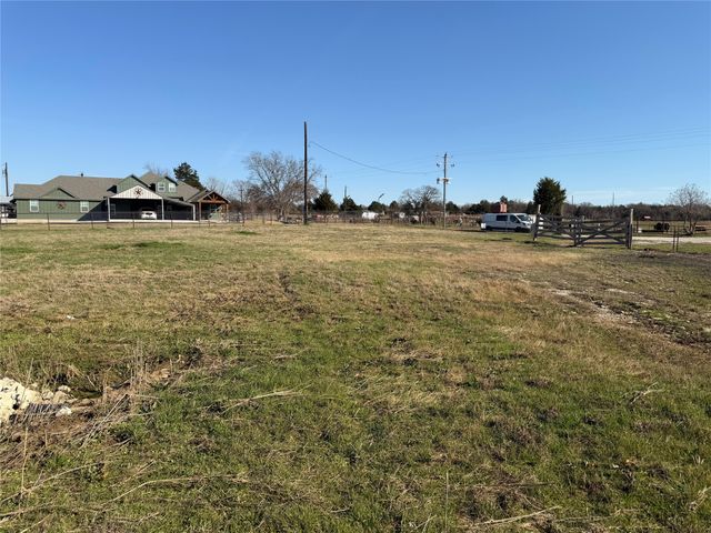 515 Country Road 176, Whitesboro, TX 76273