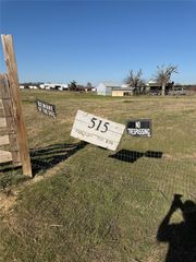 515 Country Road 176, Whitesboro, TX 76273