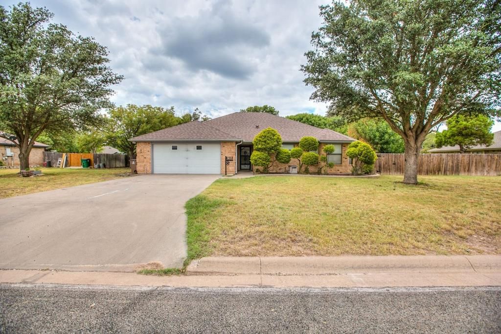 Image 1 of property listing at 6317 Ranch Lane, San Angelo, TX 76904