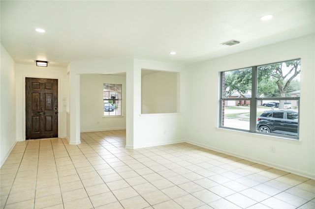 8531 Village Rose Lane, Houston, TX 77072