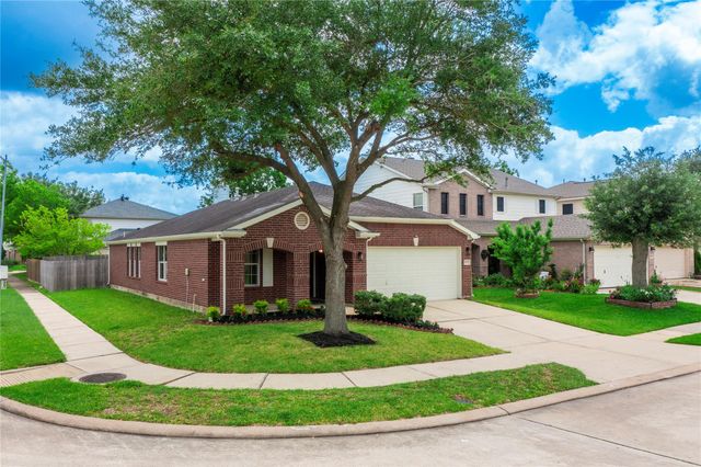 8531 Village Rose Lane, Houston, TX 77072