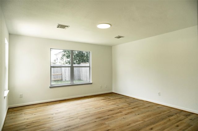 8531 Village Rose Lane, Houston, TX 77072