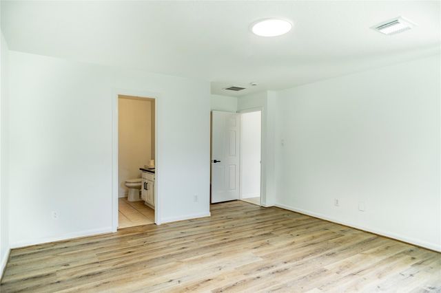 8531 Village Rose Lane, Houston, TX 77072