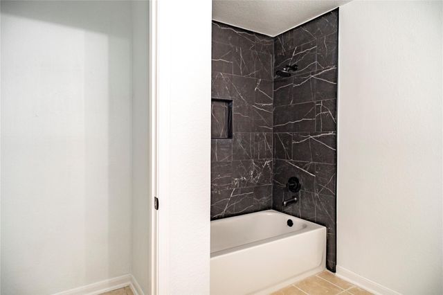 8531 Village Rose Lane, Houston, TX 77072