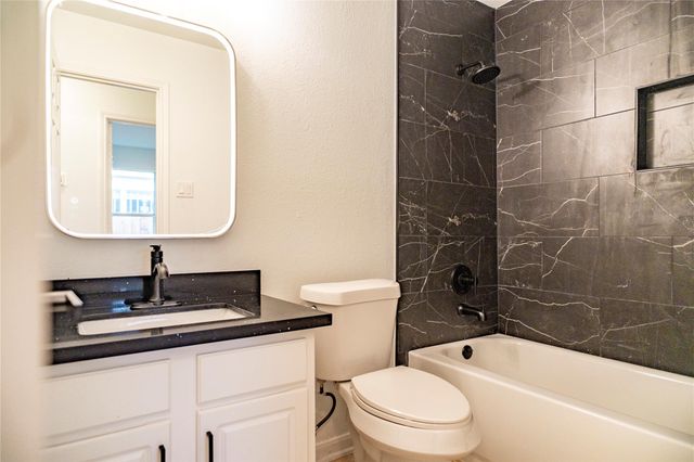 8531 Village Rose Lane, Houston, TX 77072