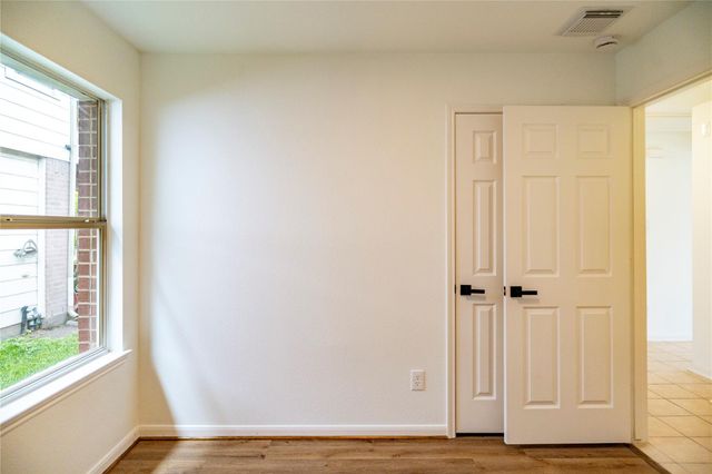 8531 Village Rose Lane, Houston, TX 77072