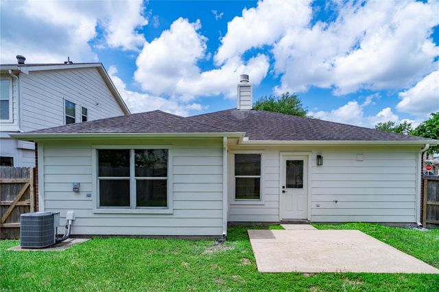 8531 Village Rose Lane, Houston, TX 77072