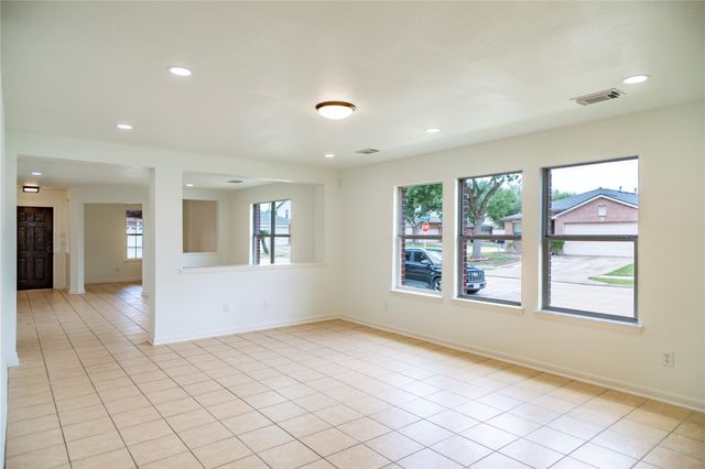 8531 Village Rose Lane, Houston, TX 77072