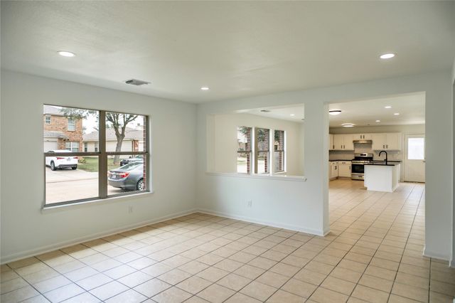 8531 Village Rose Lane, Houston, TX 77072