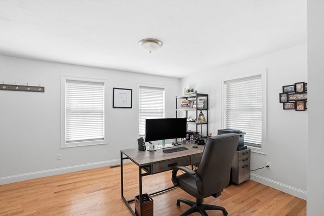 114 Run Brook Circle, Taunton, MA 02780