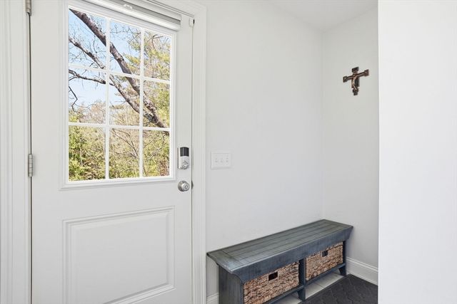 114 Run Brook Circle, Taunton, MA 02780