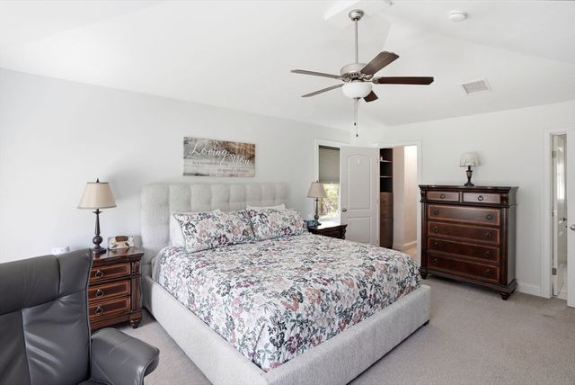 114 Run Brook Circle, Taunton, MA 02780