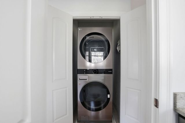 114 Run Brook Circle, Taunton, MA 02780