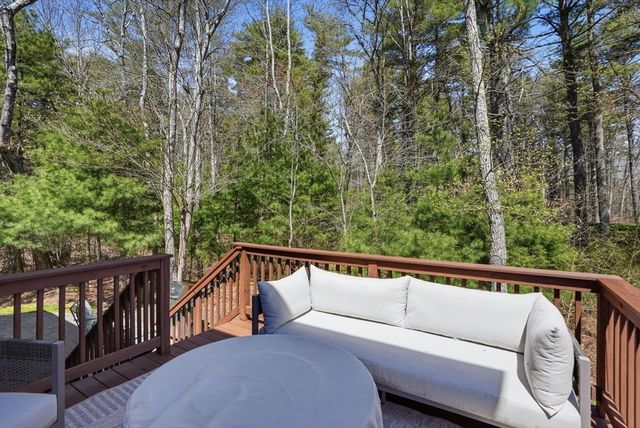 114 Run Brook Circle, Taunton, MA 02780