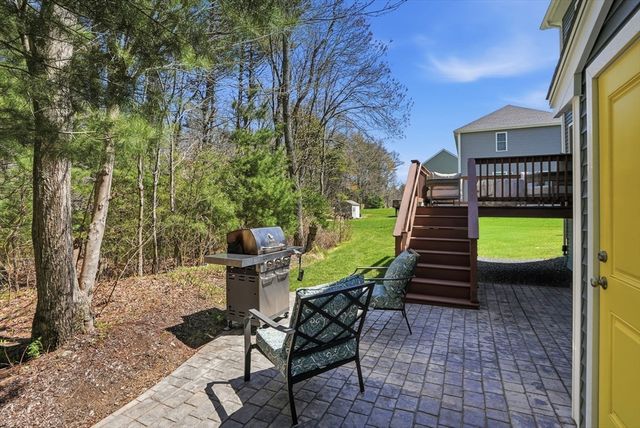 114 Run Brook Circle, Taunton, MA 02780