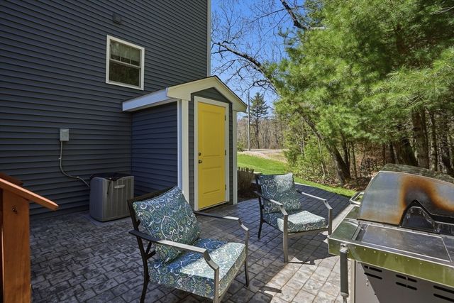 114 Run Brook Circle, Taunton, MA 02780