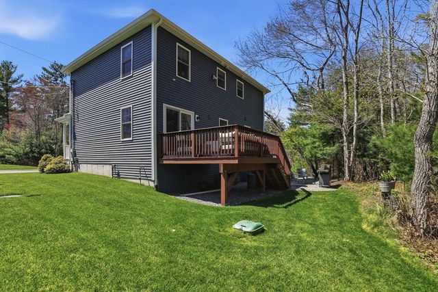 114 Run Brook Circle, Taunton, MA 02780