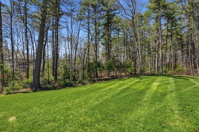 114 Run Brook Circle, Taunton, MA 02780