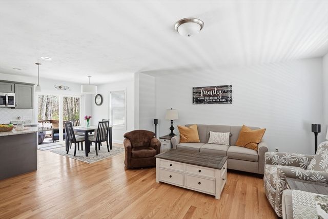 114 Run Brook Circle, Taunton, MA 02780