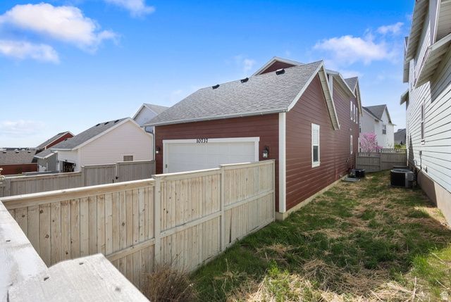 10737 S LAKE TERRACE AVE, South Jordan, UT 84009