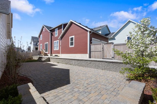 10737 S LAKE TERRACE AVE, South Jordan, UT 84009