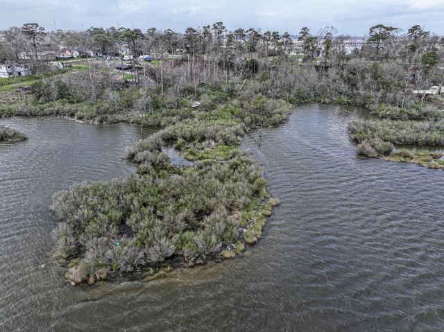 17202 Meadowbrook Drive, Channelview, TX 77530