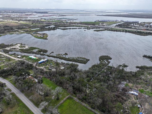 17202 Meadowbrook Drive, Channelview, TX 77530