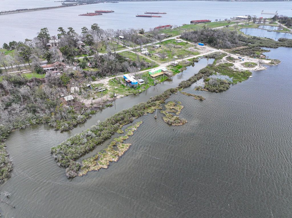 17202 Meadowbrook Drive, Channelview, TX 77530