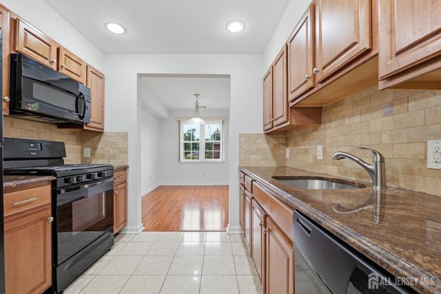 191-C Sierra Court, Woodbridge Proper, NJ 07095