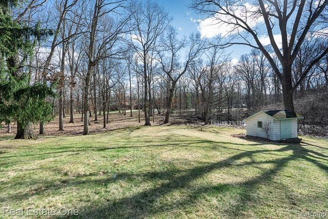 515 Whims Lane, Rochester, MI 48306