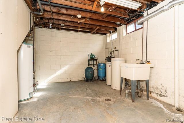 515 Whims Lane, Rochester, MI 48306