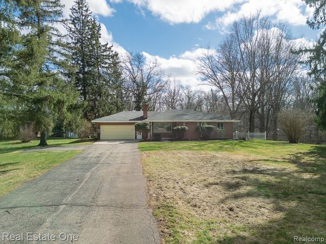 515 Whims Lane, Rochester, MI 48306