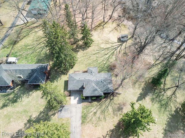 515 Whims Lane, Rochester, MI 48306