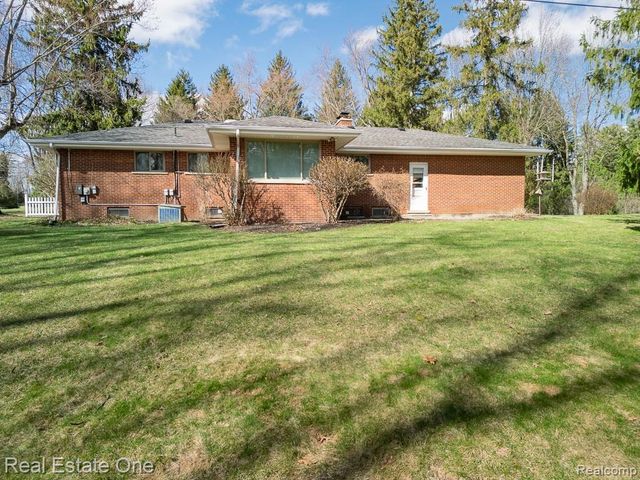 515 Whims Lane, Rochester, MI 48306
