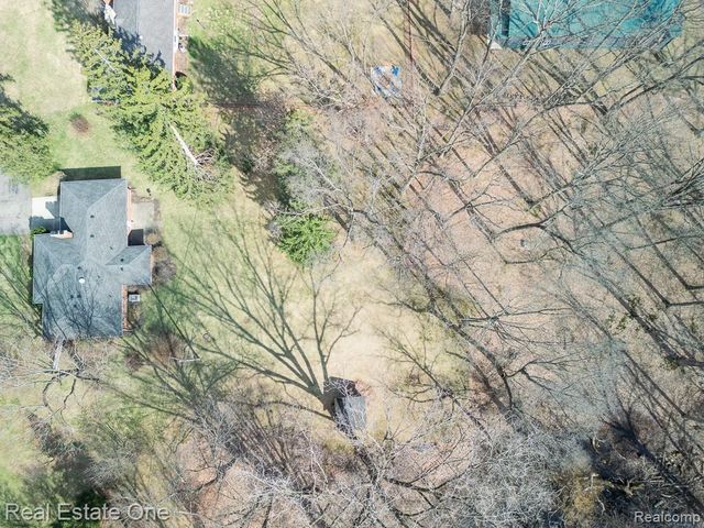 515 Whims Lane, Rochester, MI 48306