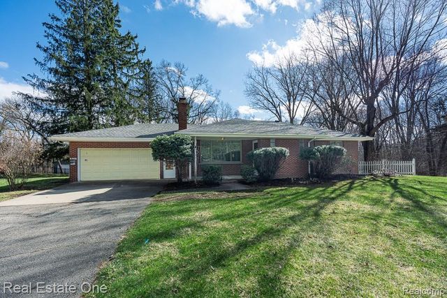 515 Whims Lane, Rochester, MI 48306