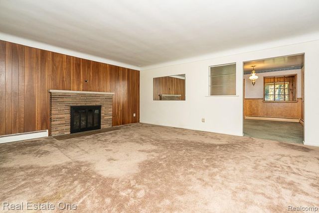 515 Whims Lane, Rochester, MI 48306