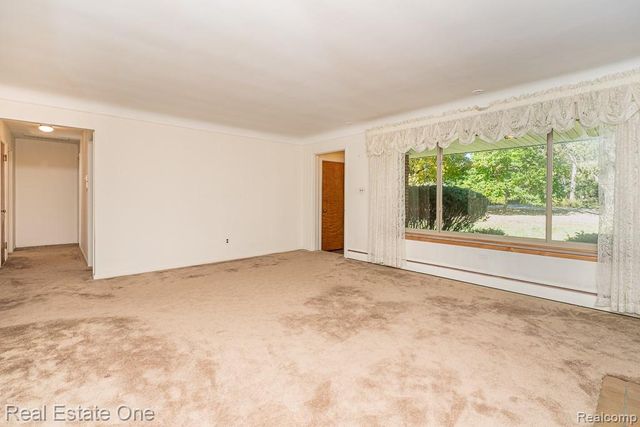 515 Whims Lane, Rochester, MI 48306