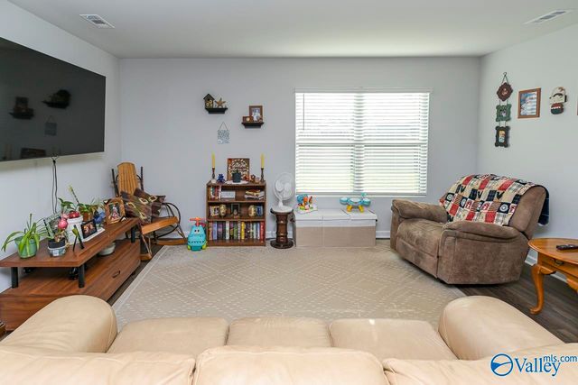 121 Syd Road, Owens Cross Roads, AL 35763