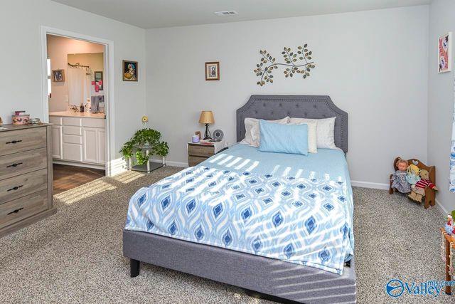 121 Syd Road, Owens Cross Roads, AL 35763