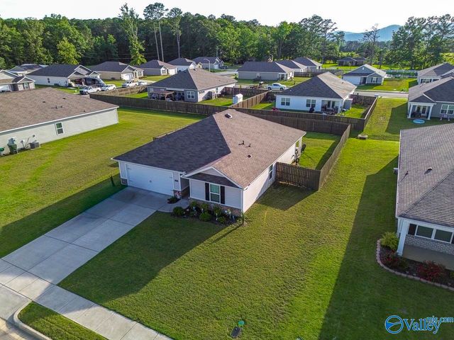 121 Syd Road, Owens Cross Roads, AL 35763