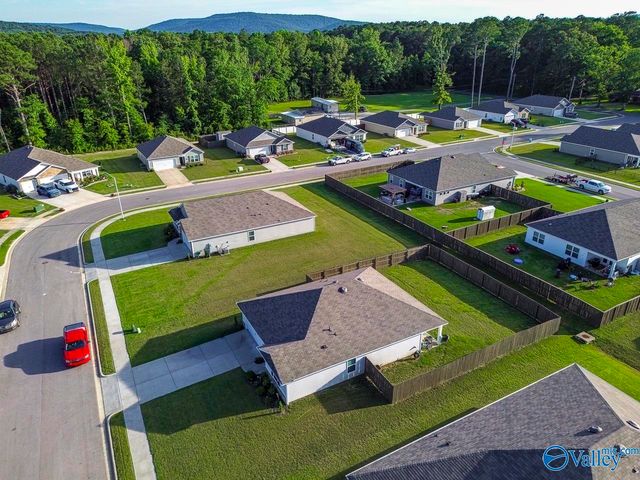 121 Syd Road, Owens Cross Roads, AL 35763