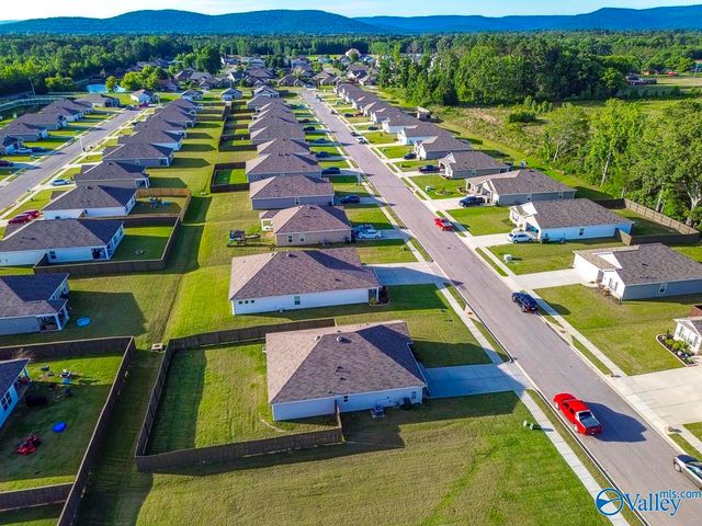 121 Syd Road, Owens Cross Roads, AL 35763