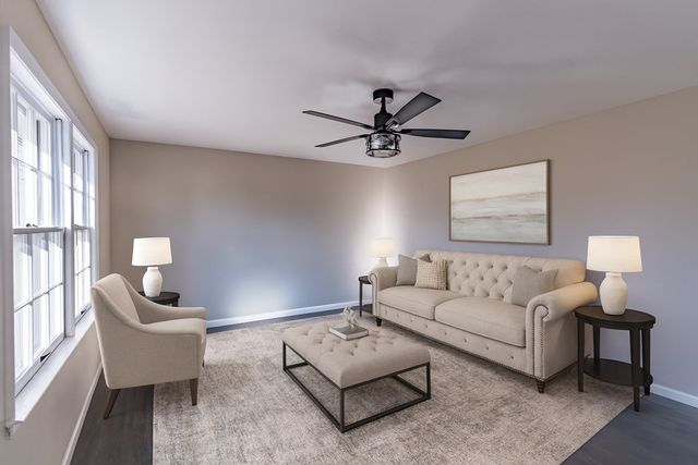 506 Holiday Park Dr., Hopkinsville, KY 42240