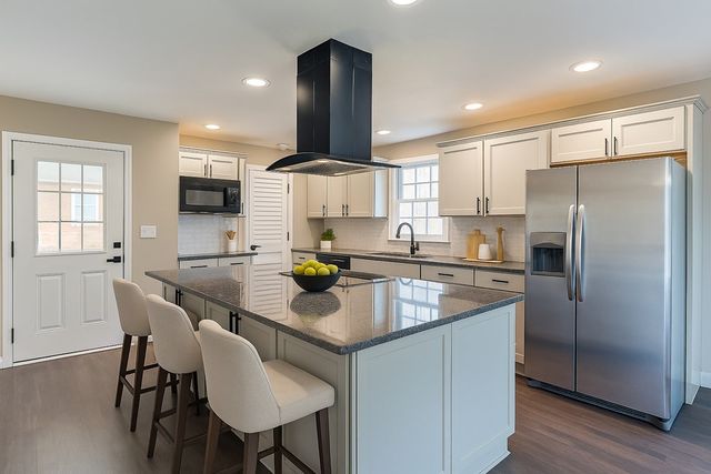 506 Holiday Park Dr., Hopkinsville, KY 42240