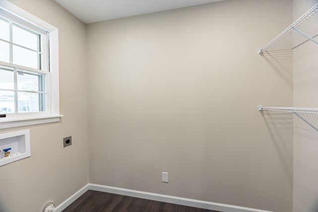 506 Holiday Park Dr., Hopkinsville, KY 42240