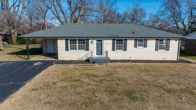 506 Holiday Park Dr., Hopkinsville, KY 42240