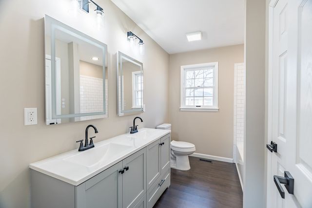 506 Holiday Park Dr., Hopkinsville, KY 42240