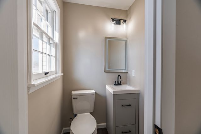 506 Holiday Park Dr., Hopkinsville, KY 42240