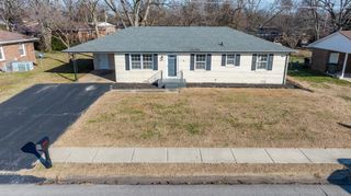 506 Holiday Park Dr., Hopkinsville, KY 42240